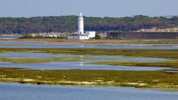 Hurst Point lighthouse.jpg